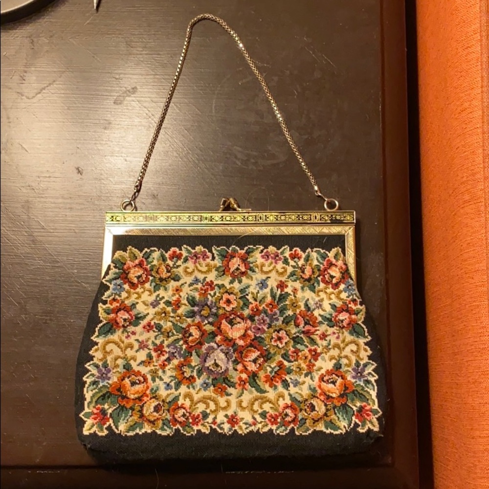 Victorian Purse Embroidered Pattern w/Snake Chain